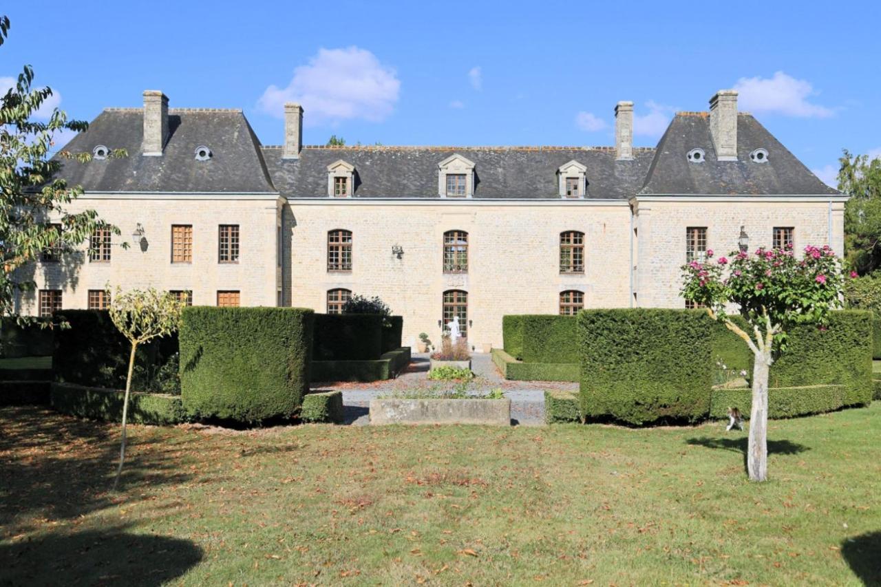 Chateau Du Bu Anctoville Bagian luar foto