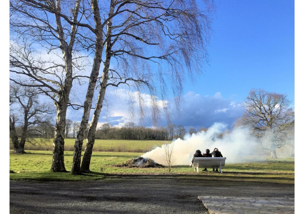 Chateau Du Bu Anctoville Bagian luar foto