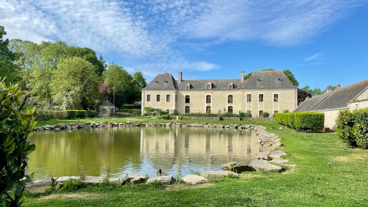 Chateau Du Bu Anctoville Bagian luar foto