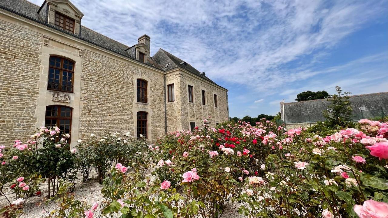 Chateau Du Bu Anctoville Bagian luar foto